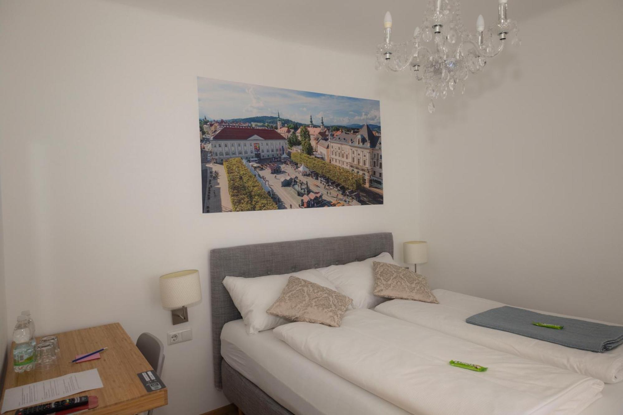 Cityhotel Am Domplatz Self-Checkin Klagenfurt am Woerthersee Exterior photo